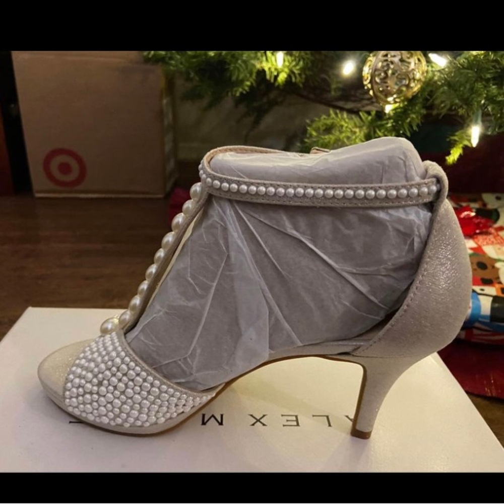 Pearl Heels